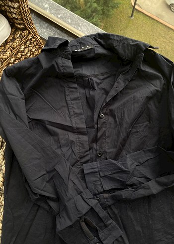 Düğmeli Siyah Gömlek - Görsel 2