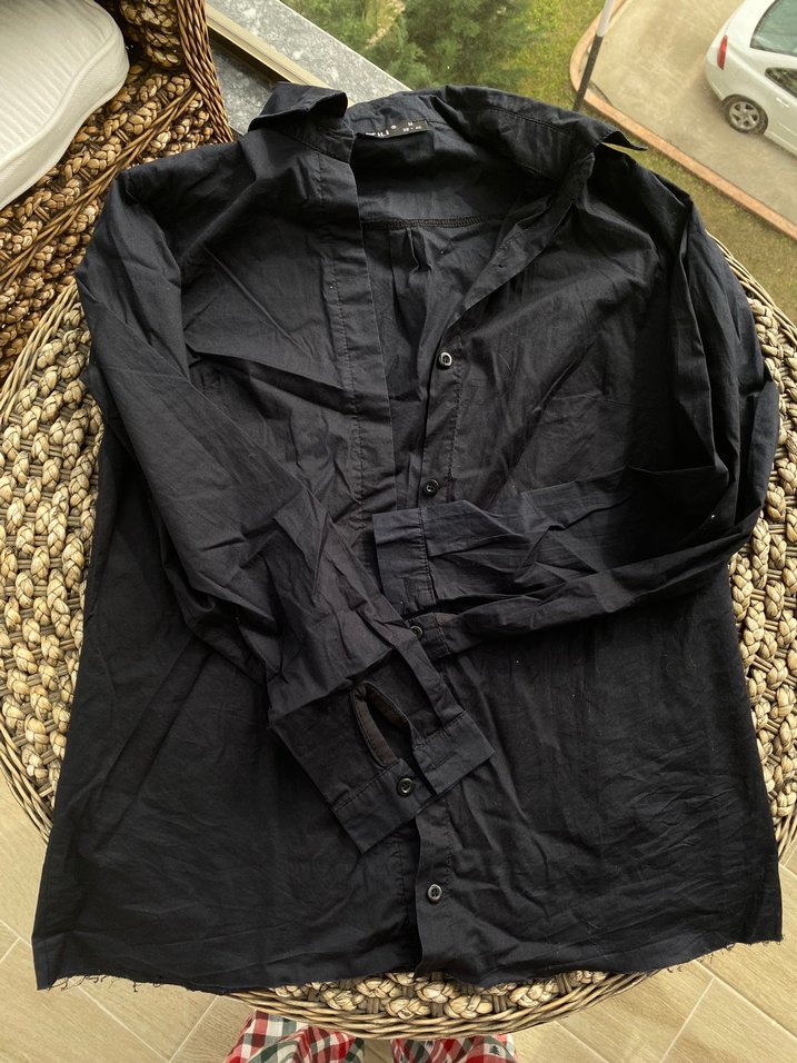 Düğmeli Siyah Gömlek - Görsel 4