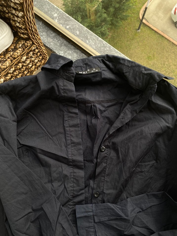 Düğmeli Siyah Gömlek - Görsel 3