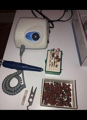 Elektrikli tırnak törpüsü