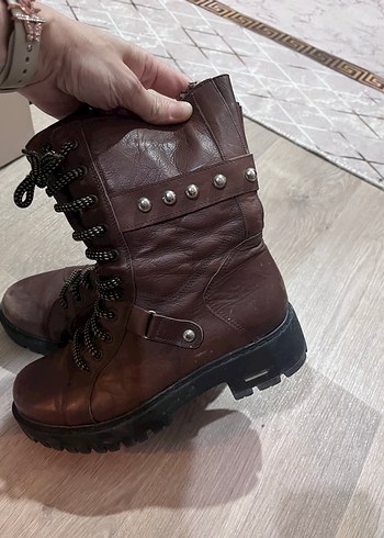 Kahverengi Deri Yüksek Topuklu Bağcıklı Botlar - Görsel 3