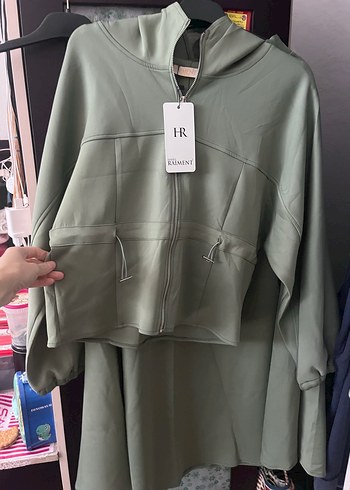 Fermuarlı skuba kumaş kapşonlu etekli takım - Görsel 3