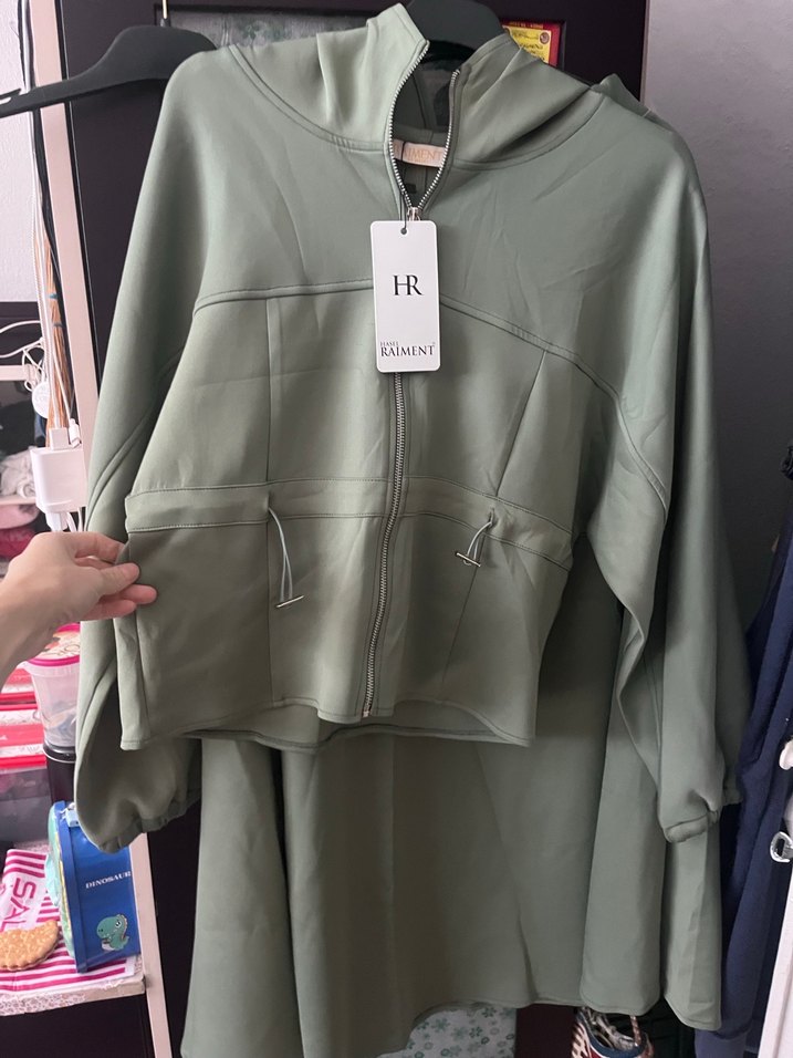 Fermuarlı skuba kumaş kapşonlu etekli takım - Görsel 3