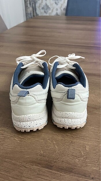 38 Beden beyaz Renk Skechers