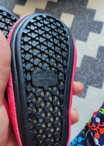 Renkli Erkek Çocuk Mayo ve Deniz Şortu deniz ayakkabıaı ve şapka - Görsel 6