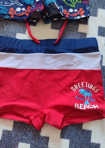 Renkli Erkek Çocuk Mayo ve Deniz Şortu deniz ayakkabıaı ve şapka - Görsel 2