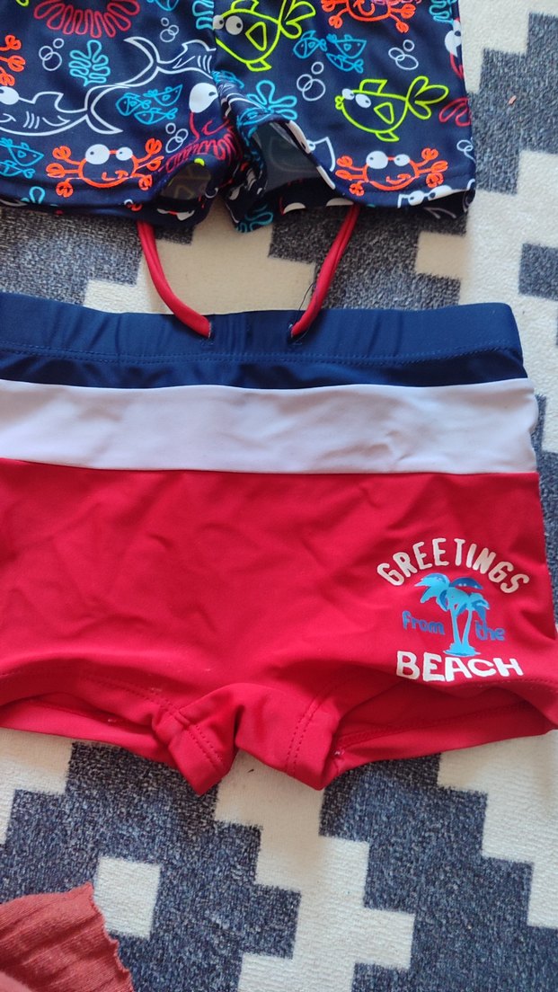 Renkli Erkek Çocuk Mayo ve Deniz Şortu deniz ayakkabıaı ve şapka - Görsel 2