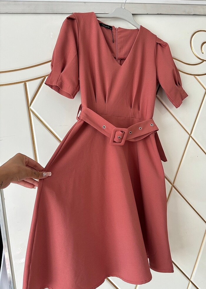 Pudra kemerli elbise - Görsel 2