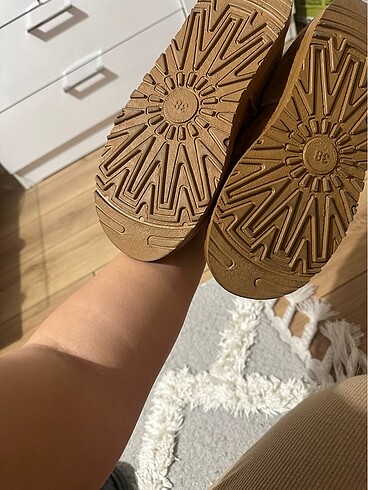 38 Beden Ugg mini bot taba