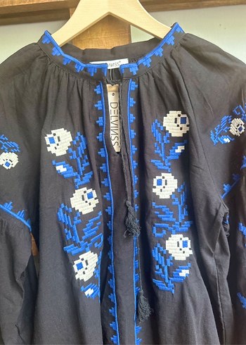 Zara Nakışlı Detaylı Siyah Bohem Bluz