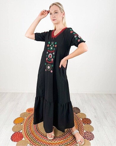 Nakış detaylı elbise