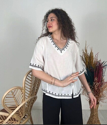 Nakış detaylı bluz