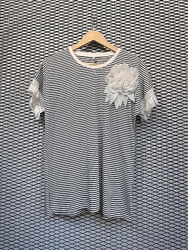 Zara Gül detaylı tshirt