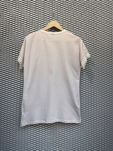 s Beden Gül detaylı tshirt