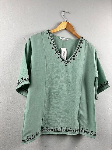 Zara Nakış detaylı bluz
