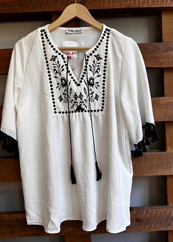 Zara Püsküllü Nakışlı Bohem Kadın Bluz