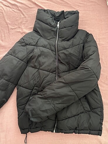 Stradivarius stradivarius siyah şişme mont