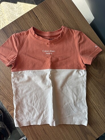 Calvin klein çocuk tshirt