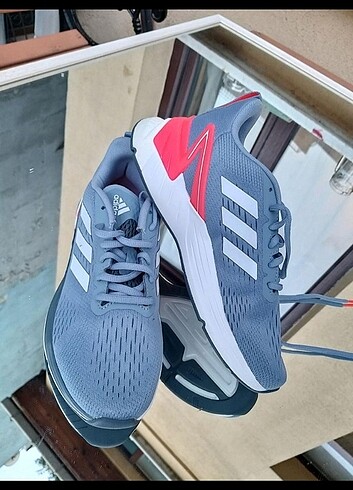 Adidas spor ayakkabi