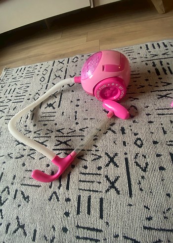 Pembe Renkli Oyuncak Elektrikli Süpürge