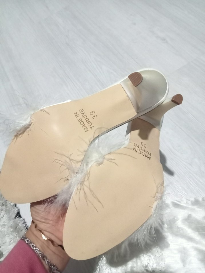 Beyaz Kürklü Stiletto Gelin Terliği - Görsel 4