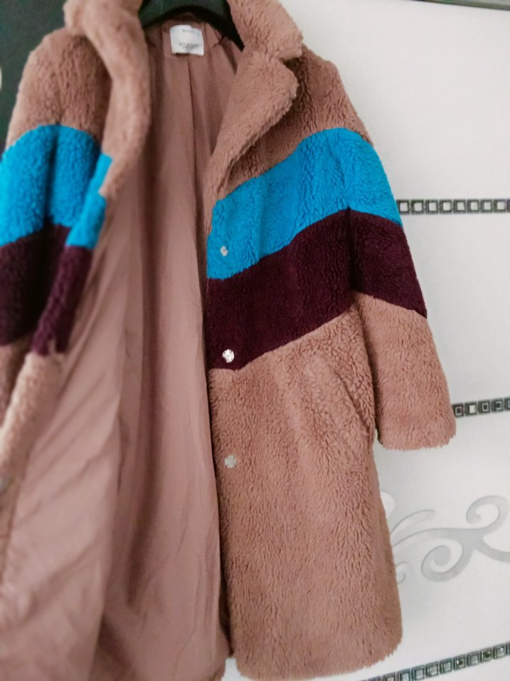 Kürklü Kadın Kaban - Görsel 3