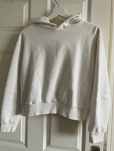 Beyaz Kapüşonlu Sweatshirt