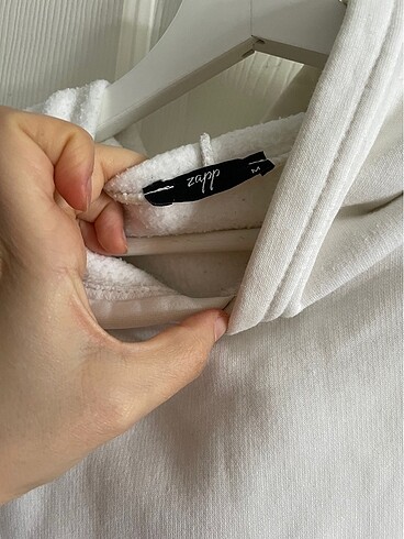 m Beden Beyaz Kapüşonlu Sweatshirt