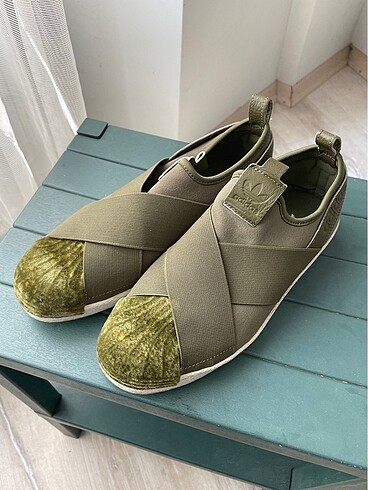 Adidas Haki Yeşili Bağcıksız Superstar