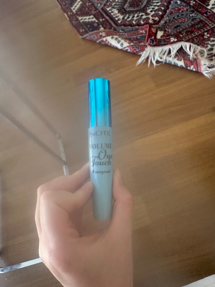 Parlak Mavi Maskara - Görsel 2