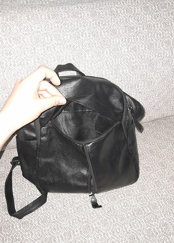 Siyah Deri Fermuarlı Kadın Sırt Çantası - Görsel 7