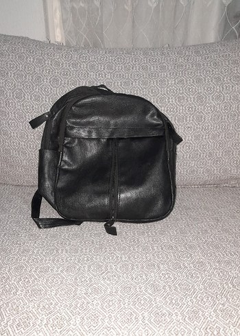 Siyah Deri Fermuarlı Kadın Sırt Çantası - Görsel 2