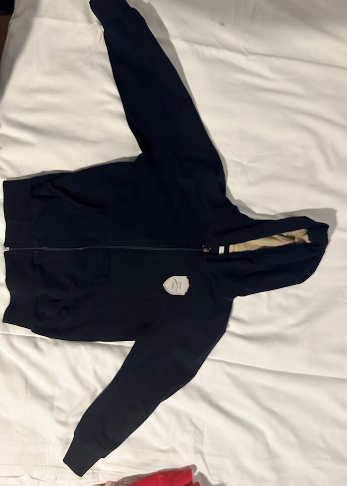 Etki koleji kapşonlu hırka veya jile - Görsel 2