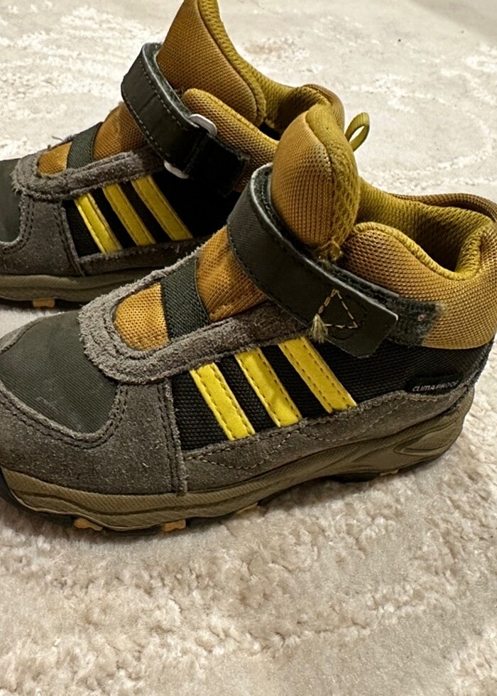Adidas bot 23,5 numara - Görsel 2