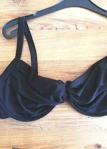 Penti desteksiz bikini üstü
