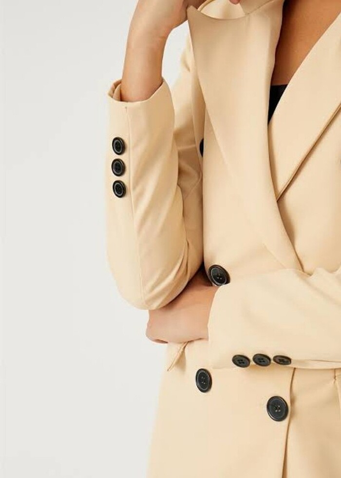 Düğmeli bej blazer ceket - Görsel 3