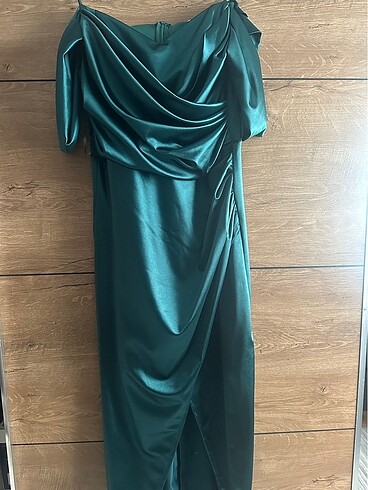 Yeşil abiye elbise - Görsel 3