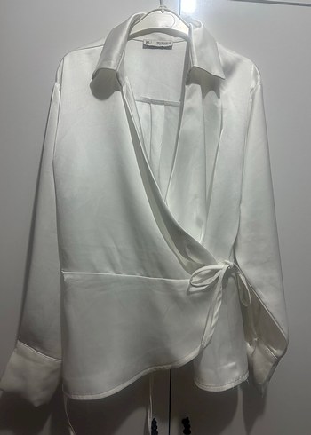 Beyaz Drapeli Kadın Saten Gömlek - Görsel 2