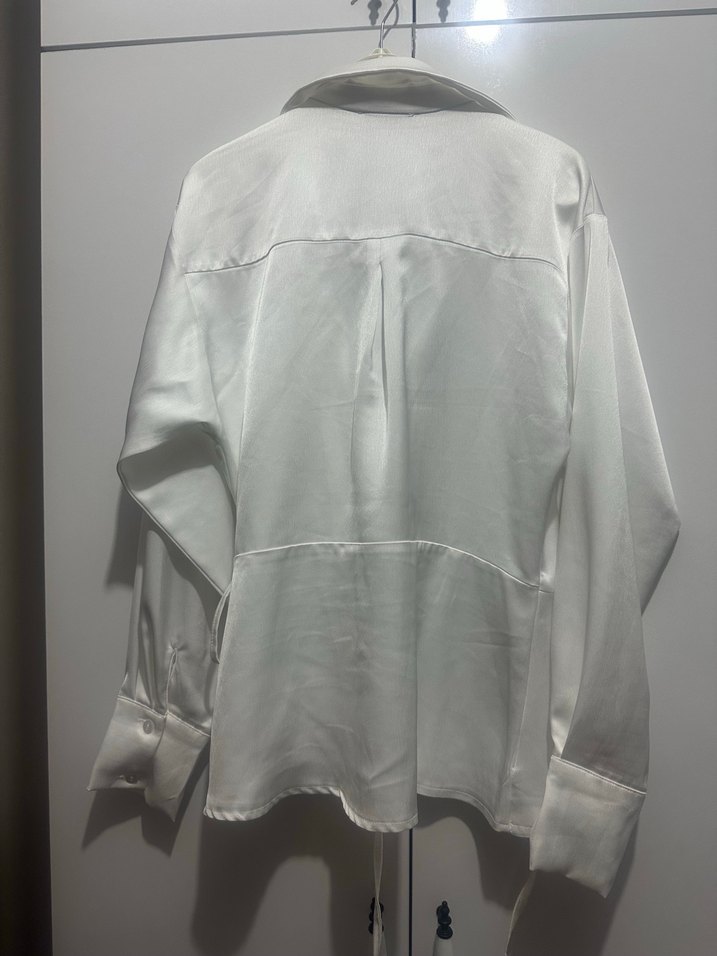 Beyaz Drapeli Kadın Saten Gömlek - Görsel 4