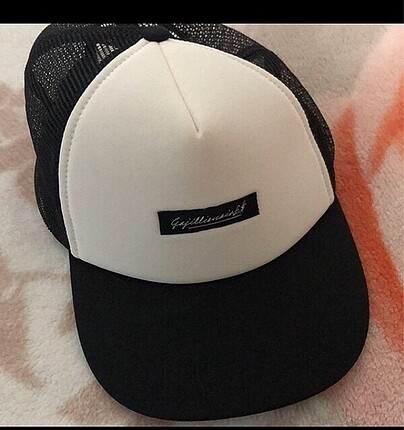 H&M şapka