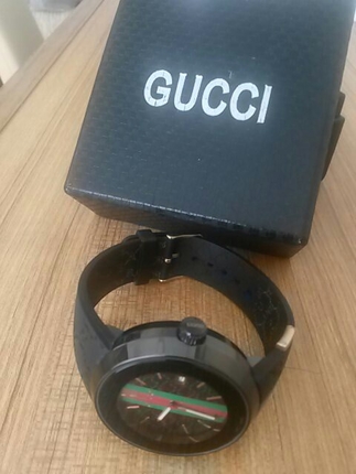 gucci saat