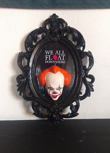 Pennywise IT gotik çerçeve