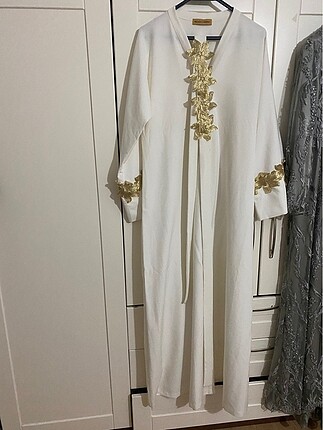 Beyaz abaya