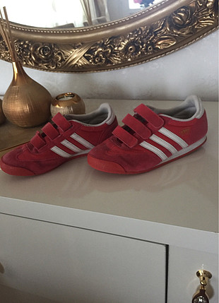 34 numara kırmızı adidas ayakkabı 
