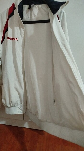 l Beden beyaz Renk Diadora L beden yağmurluk