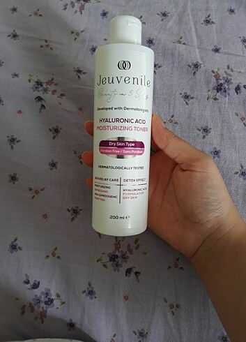 Diğer Jeuvenile Hyaluronic Asid Moisturizing Toner