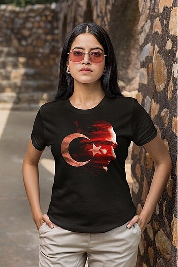 Bisiklet Yaka Atatürk Baskılı T-shirt