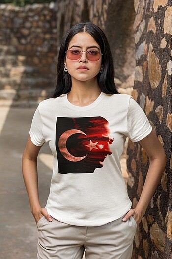 Bisiklet Yaka Atatürk Baskılı T-shirt