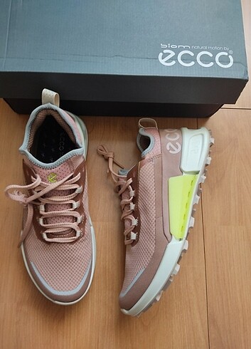 Ecco ayakkabı 