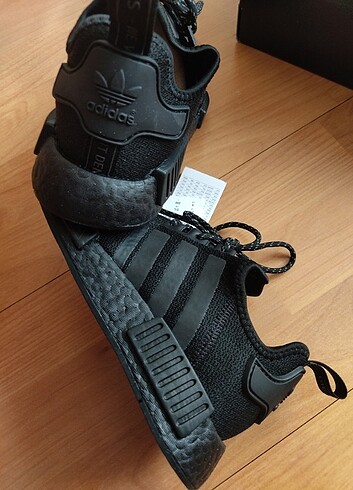 36 Beden siyah Renk Adidas ayakkabı 
